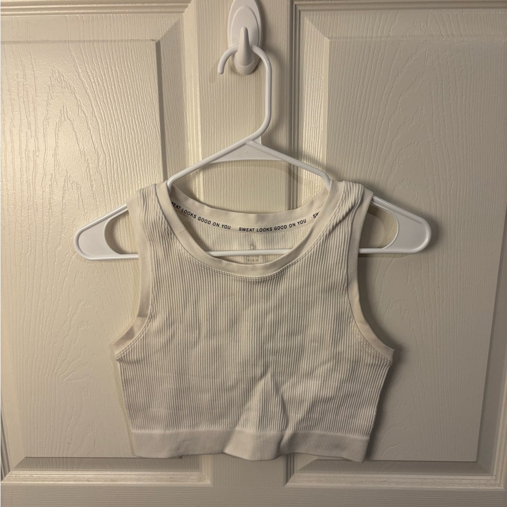 Offline by Aerie Crop top/Sports Bra. Medium